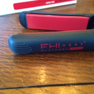 FHI styler flat iron